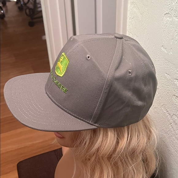 #1596** John Deere Light Gray Cap with Lime Logo - Unisex - Picture 4 of 8